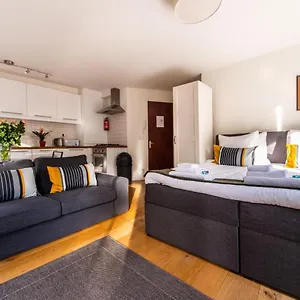 Canal View Studio Apartamento